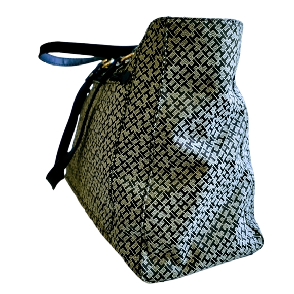 Tommy Hilfiger Women's Tote Bag - Picture 5 of 12
